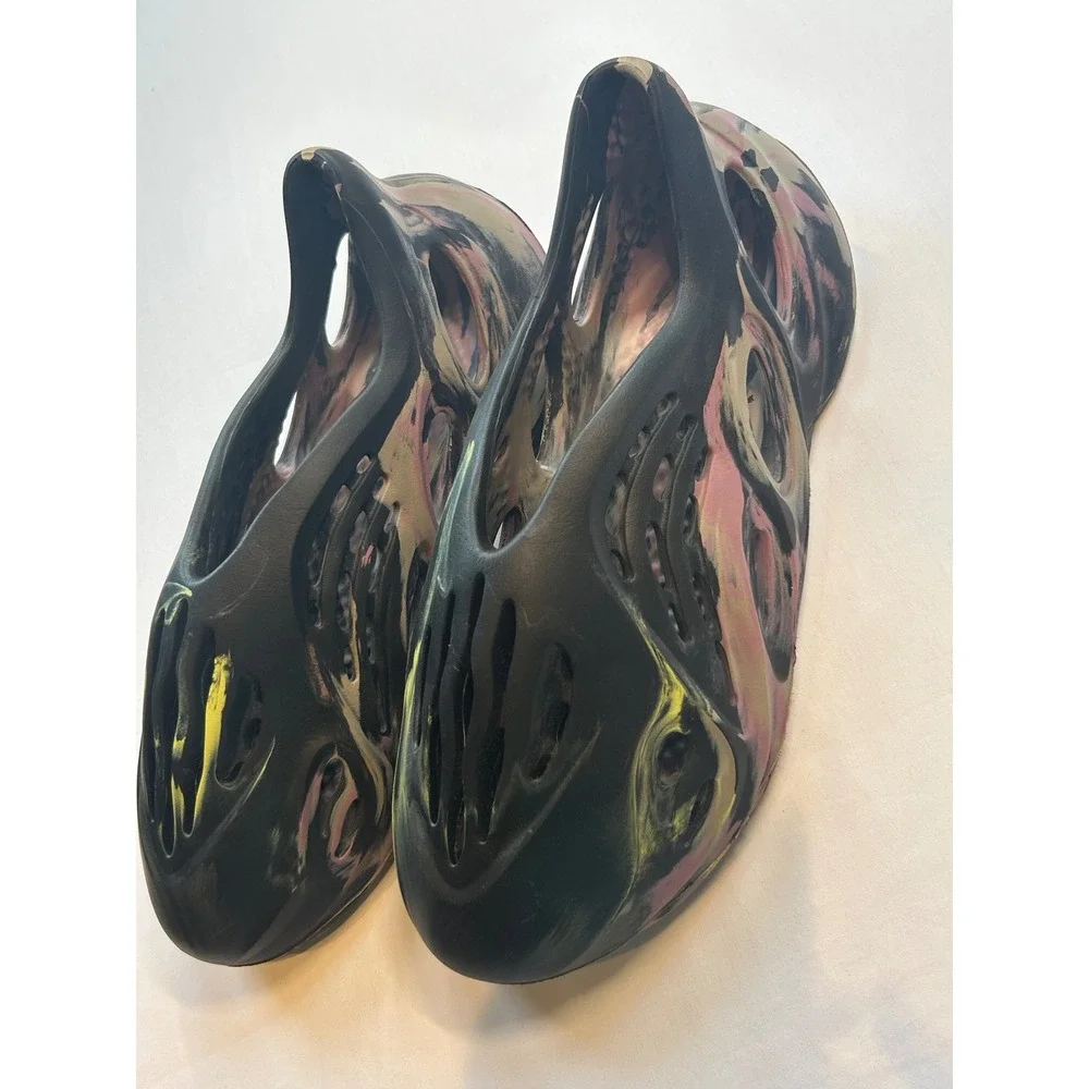Adidas Yeezy Foam Runner Men 10 MX Carbon Black Pink Yellow IG9562